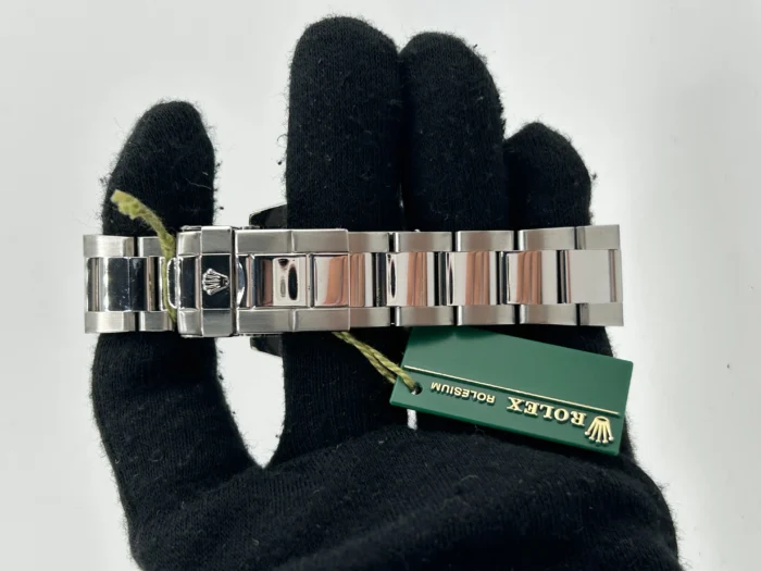 Rolex Yacht Master Platinum Dial on Oyster Rivet Bracelet Ref. 16622 - Image 4
