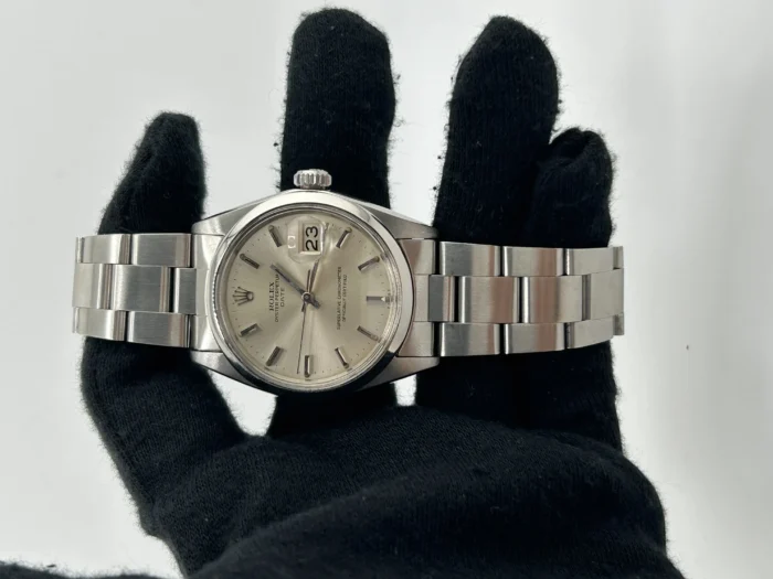 Rolex Oyster Perpetual Date Silver Index Dial on Oyster Rivet Bracelet Ref. 1500 - Image 1
