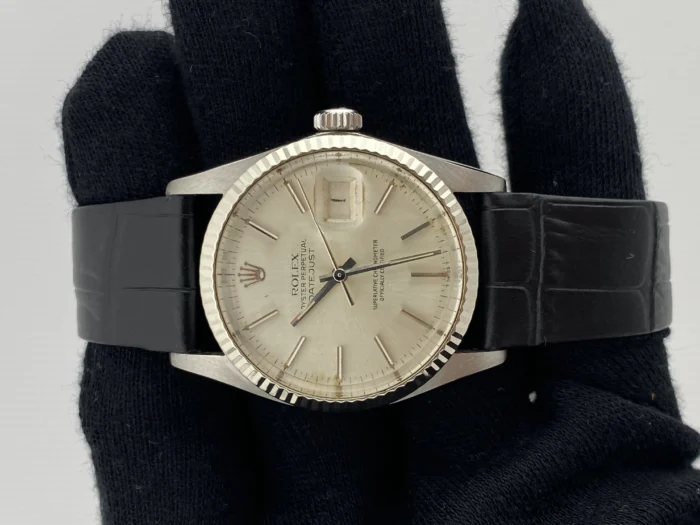 20930602_soub3smlj5frdxqlkykbtkf3v8t8.webp Rolex Datejust 36 Silver Stick Dial on Generic Leather Strap Ref. 16014 - Image 1
