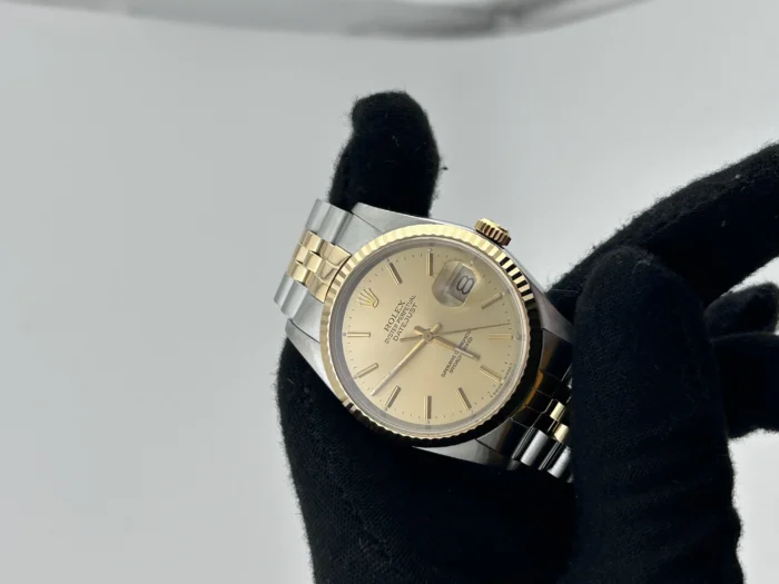 Rolex Datejust 36 Champagne Stick Dial on Jubilee Ref. 16233 with Papers 1989 - Image 2