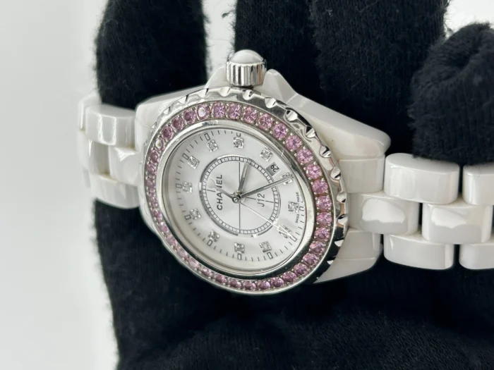 Chanel J12 White Dial on White Ceramic Bracelet Ref. H2010 - Image 3