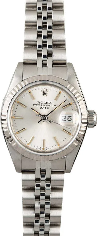 20932359_smh88xnaf46d4istnh3vtn7hrqfx.webp Rolex Datejust Lady Silver Stick Dial on Jubilee Ref. 69174 with Papers 1991 - Image 1