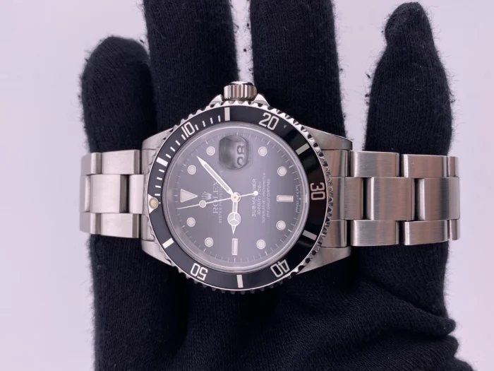 Rolex Submariner Black Dial on Oyster Ref. 16610 with Papers - Image 2