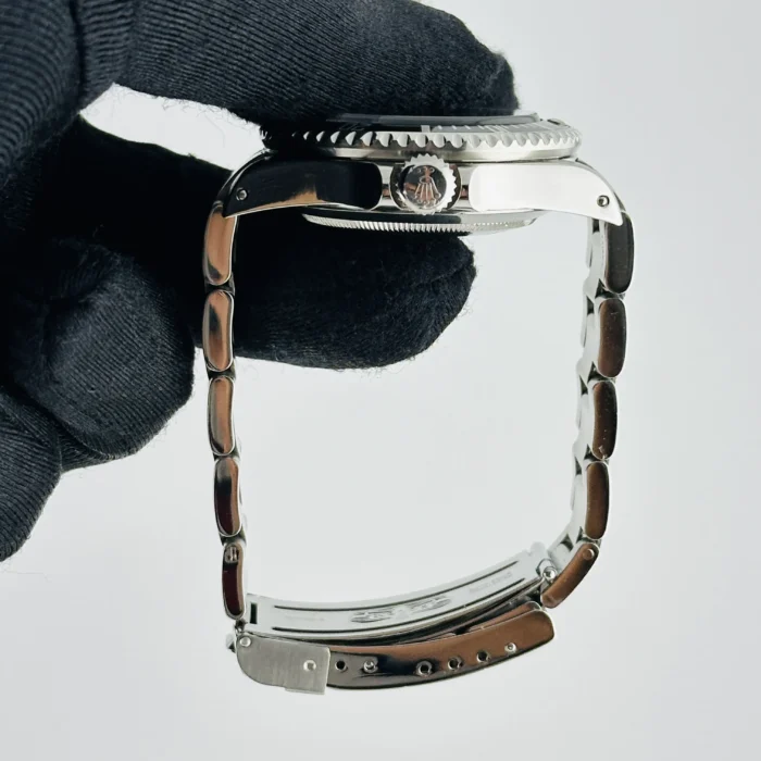 Rolex Sea-Dweller Black Dial on Oyster Bracelet Ref. 16600 - Image 6