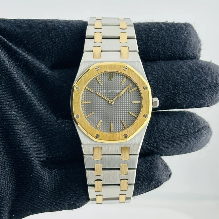 Audemars Piguet Royal Oak Grey / Gold Markers Dial on 2-Tone Bracelet Ref. 56303SA.OO.0789SA - Image 2
