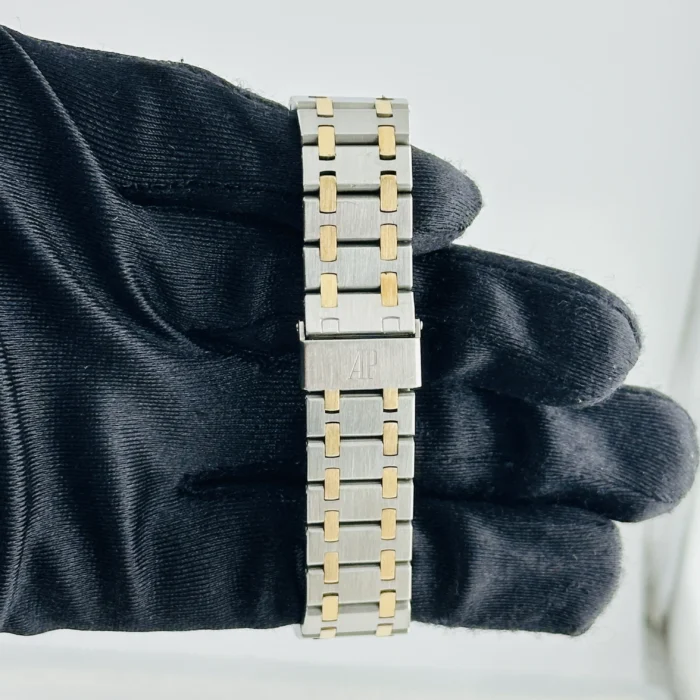 Audemars Piguet Royal Oak Grey / Gold Markers Dial on 2-Tone Bracelet Ref. 56303SA.OO.0789SA - Image 4