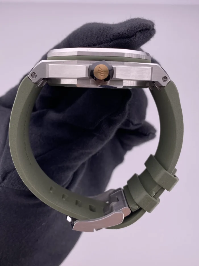 Audemars Piguet Offshore Diver Green Dial on Bracelet Ref. 15720ST.OO.A052CA.01 with Card - Image 6