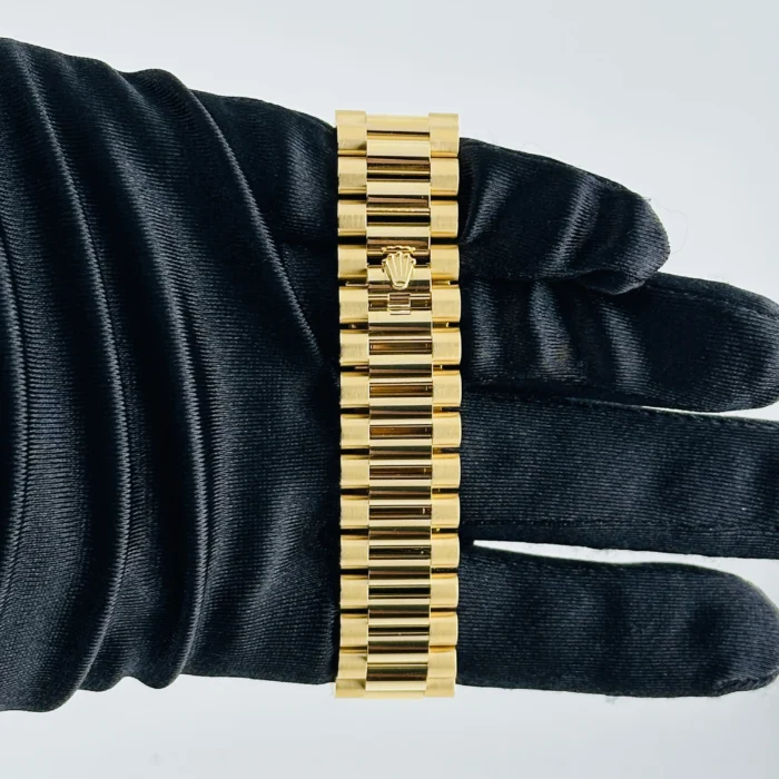 Rolex Day-Date 40 White / YG Roman Markers Dial on President Bracelet Ref. 228238 with Card (New Style Green) 2026 - Image 4