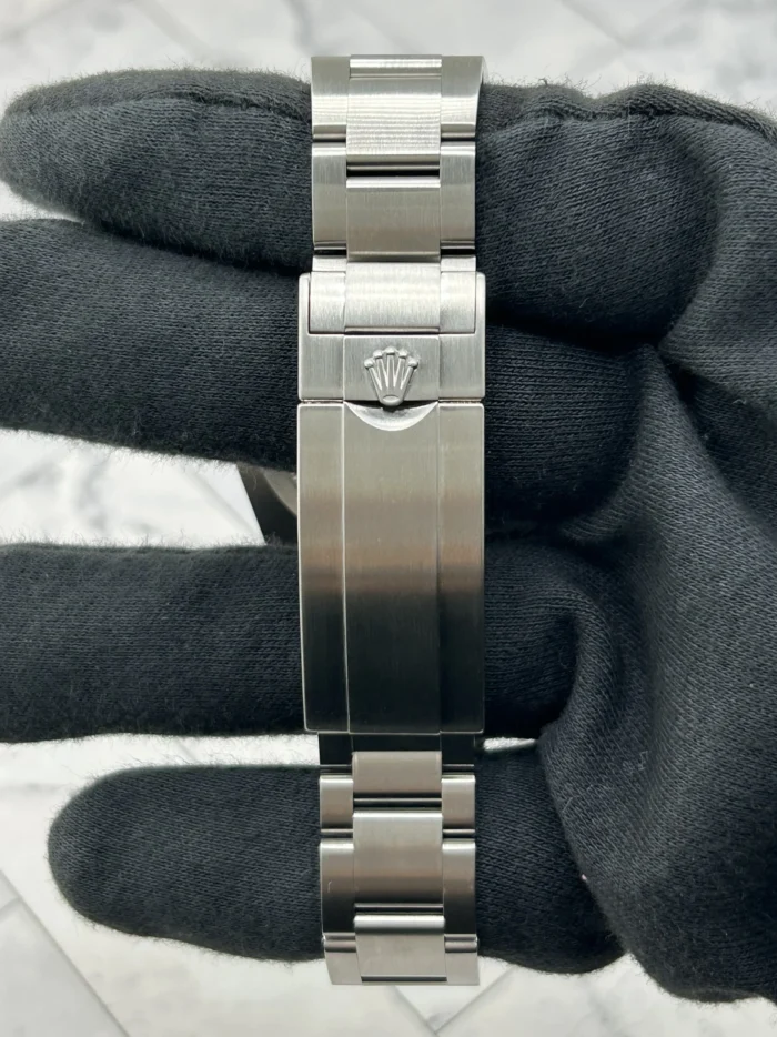 Rolex Submariner Black Dial on Oyster Ref. 116610LN with Card (New Style White) 2017 - Image 4