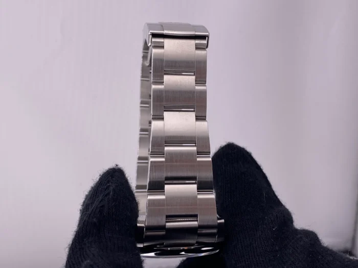 Rolex Oyster Perpetual Lavender Dial on Oyster Ref. 126000 with Card (New Style Green) 2025 - Image 4