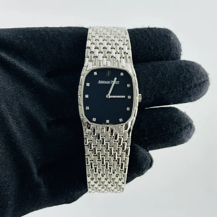 20944145_e0e5zj6dhh69qgfjhpmgdsfq29nk.webp Audemars Piguet Cobra Navy Blue / Factory Diamond Dial on White Gold Mesh Bracelet Ref. N/A - Image 1