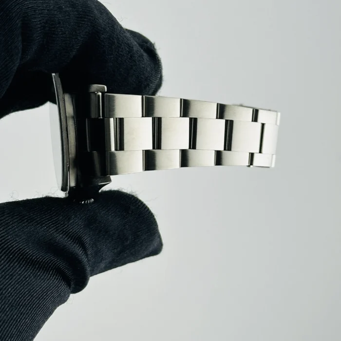Rolex Air-King Black Dial on Oyster Bracelet Ref. 14010M - Image 5