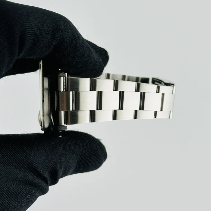 Rolex Oyster Perpetual Date Silver Stick Dial on Oyster Ref. 15210 - Image 5