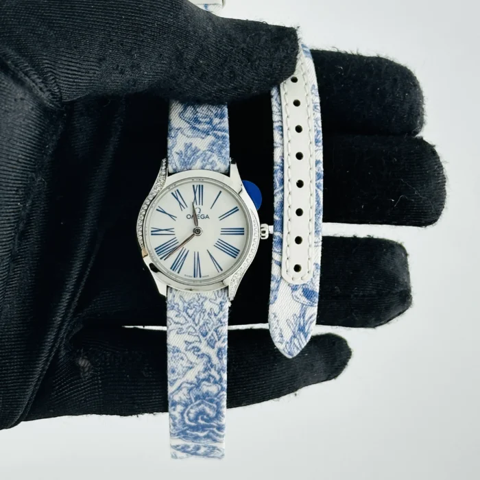 Omega De Ville Mini Tr√©sor Quartz White / Blue Roman markers Dial on Fabric Strap Ref. 428.17.26.60.04.001 with Card - Image 2