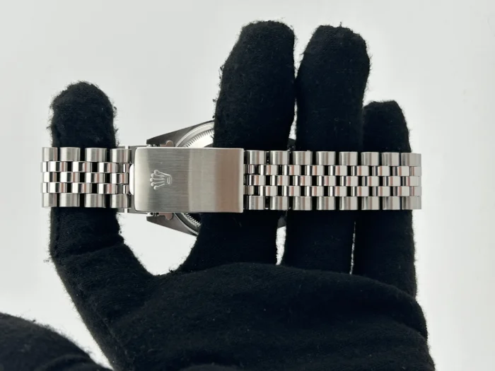Rolex Datejust 36 White Roman Numerals Dial on Jubilee D-Link Bracelet Ref. 16220 - Image 4