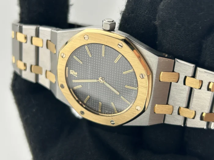 Audemars Piguet Royal Oak Grey Dial on 2-Tone Bracelet Ref. 56303SA - Image 3
