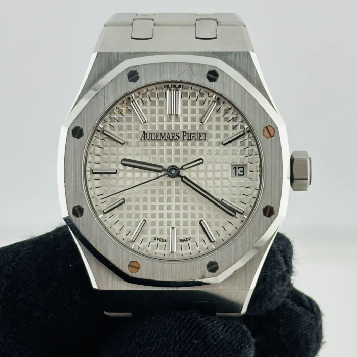 Audemars Piguet Royal Oak Selfwinding Silver Dial on Stainless Steel Bracelet Ref. 15550ST.OO.1356ST.01 with Card 2024 - Image 3