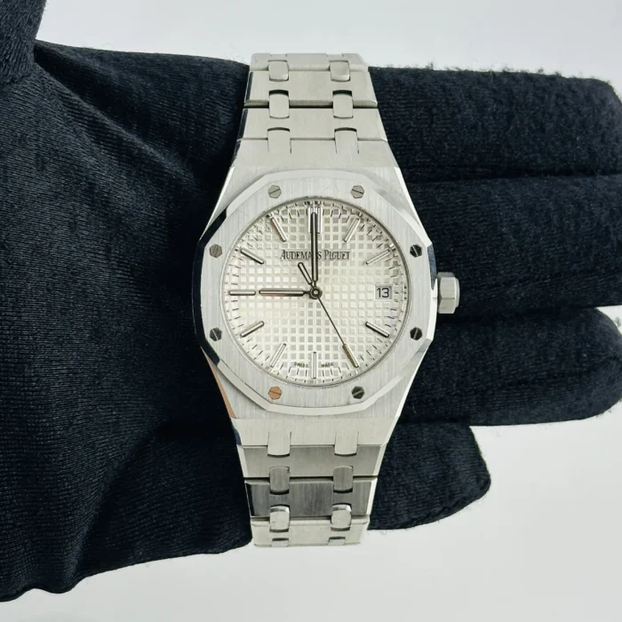 Audemars Piguet Royal Oak Selfwinding Silver Dial on Stainless Steel Bracelet Ref. 15550ST.OO.1356ST.01 with Card 2024 - Image 2