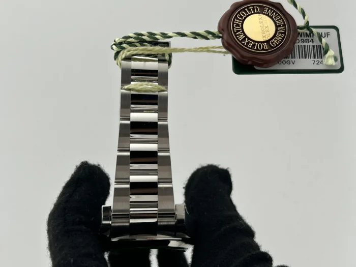 Rolex Milgauss Black Dial on Oyster Steel Bracelet Ref. 116400GV with Card (Old Green) 2012 - Image 5