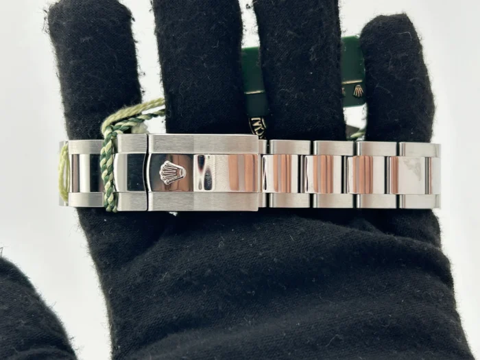 Rolex Milgauss Black Dial on Oyster Steel Bracelet Ref. 116400GV with Card (Old Green) 2012 - Image 4