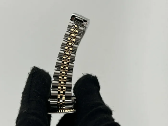 Rolex Datejust Lady Champagne Stick Dial on Jubilee Ref. 69173 - Image 5