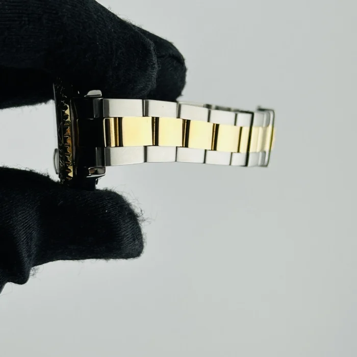 Rolex Yacht-Master Ladies White Dial on Oyster Bracelet Ref. 69623 - Image 5