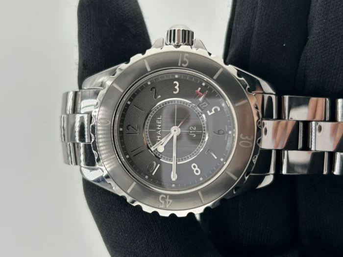 Chanel J12 Chromatic Grey Dial on Ceramic and Titanium Bracelet Ref. H2978 - Image 3