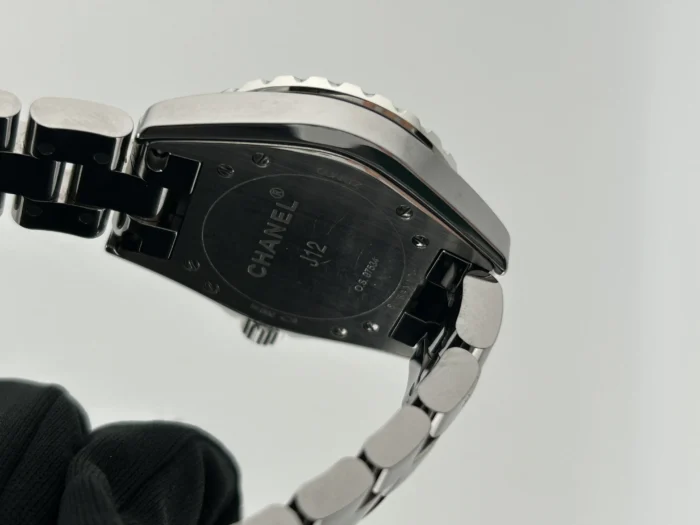 Chanel J12 Chromatic Grey Dial on Ceramic and Titanium Bracelet Ref. H2978 - Image 7